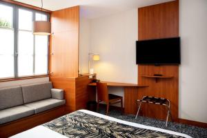 Hotels Best Western Plus Hotel Colbert : Chambre Lit Queen-Size Confort - Vue sur Cour 