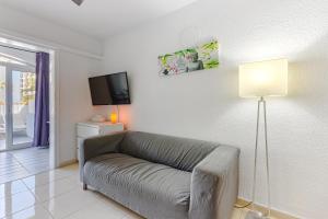 Fantastic Large Studio in front of Beach Heated Pool WiFi