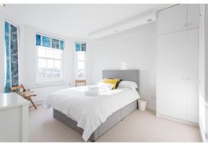 Stylish flat near Hyde Park