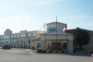 Holiday Inn Express Hickory - Hickory Mart by IHG - Laurel Hill