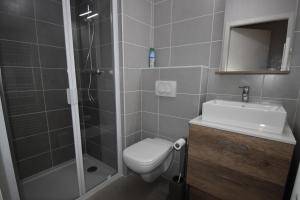 Maisons de vacances VAUJANYLOCATIONS - Domaine du Patre : photos des chambres