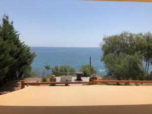 Seafront Studio with direct beach access Messinia Greece