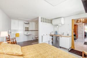 Gîte Leomie - Maison en pierre au pied des vignes - Monthurel