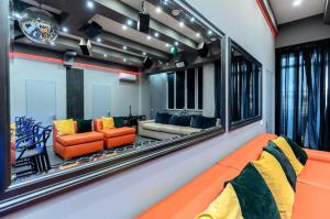 Party luxury 3BR sea view apartment in Arcadia