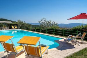 Villa Mario, piscina privata,aria cond,immersa nel verde,campagna Toscana