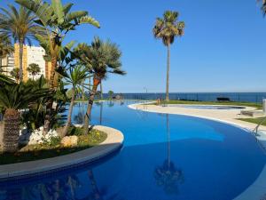 Mi Capricho Apartment with Sea Views and Gardens