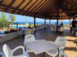 Mi Capricho Apartment with Sea Views and Gardens