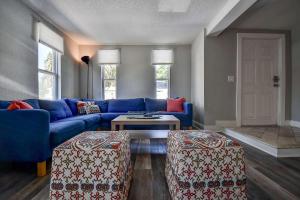 SunKissed in St Pete is a 3 BR Home with Heated Pool and great outdoor space Near the Beach - 4hvězdičkové hotely ve městě St Petersburg