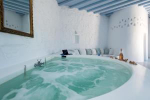 Villa Boufla Jacuzzi Myconos Greece