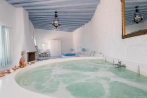 Villa Boufla Jacuzzi Myconos Greece