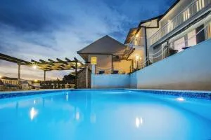 Holiday home Leko with outdoor pool and hot tub , can fit 22 people - Maršići