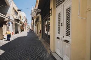 Home with Terrace in Heart of old Town of Chania