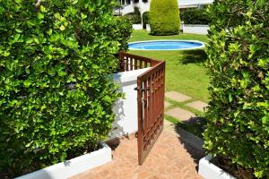 Casa adosada 50m de la playa Calafell . WIFI gratis