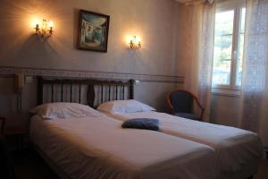 Hotels Logis Hotel Les Cimes : photos des chambres