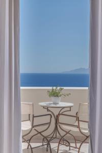 Epavlis Hotel & Spa Santorini Greece