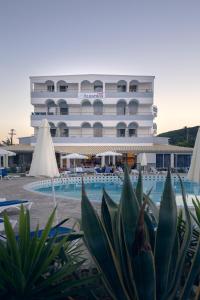 Hotel Cooee Albatros Corfu Greece