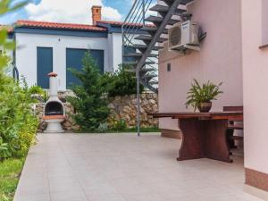 Apartment F-4 Klimno