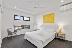 TORQUAY Relax and Unwind Beach 300m Table Tennis