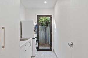 TORQUAY Relax and Unwind Beach 300m Table Tennis