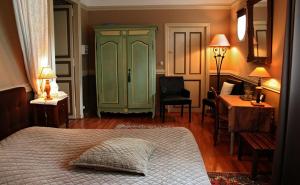 B&B / Chambres d'hotes Chateau de Pintray : photos des chambres