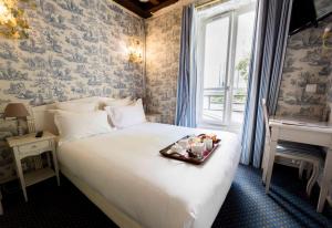 Standard Single Rooms room in Regyn's Montmartre