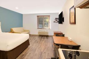 Double Room - Disability Access/Smoking room in WoodSpring Suites Charlotte Shelby