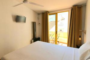 LovelyStay - Yellow Submarine House