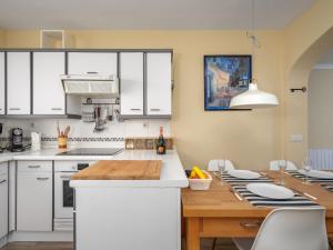 Apartment Miraflores by Interhome