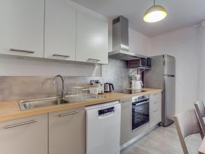 Apartment Domaine Aïga-2 by Interhome