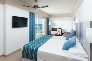 Junior Suite with Sea View room in Hotel Riu Costa del Sol - All Inclusive