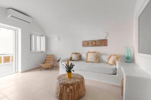 Thallos Cave House and Apartments Santorini Greece