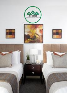 Aisiki Living at Upton Road, Multiple 1, 2, or 3-Bedroom Apartments, King or Twin Beds with Free Wi-Fi & Parking Space