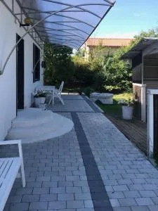 Lägenhet med trädgård och egen parkering - Vellinge