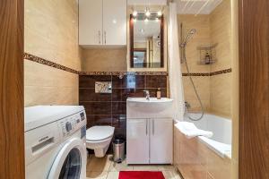 Panska 3 - Apartment with Balcony by Noclegi Renters