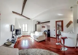 Splendida mansarda open space, finiture di lusso. - Bedizzano