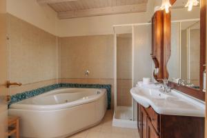 King Room with Spa Bath and Sea View