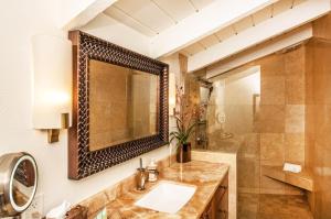 Two-Bedroom Apartment room in Kuleana Resort 104