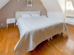 Maisons de vacances Quaint Holiday Home in Logonna Daoulas near Sea : photos des chambres