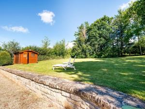 Maisons de vacances Quaint Holiday Home in Logonna Daoulas near Sea : photos des chambres