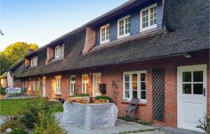 Cozy Home In Langenhorn With Wifi