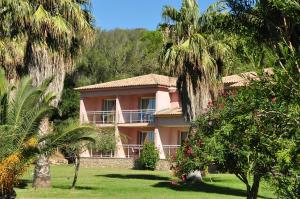 Hotels Hotel Le Ruesco : photos des chambres