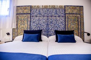 HOTEL TRIANA MONTALVAN