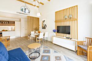 Lustica Apartments Central Bay