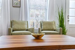 Stunning 4BR-5BR near French Quarter Homes by Hosteeva