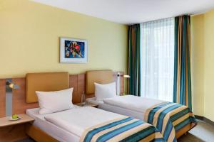 Room #6103231 room in IntercityHotel Düsseldorf