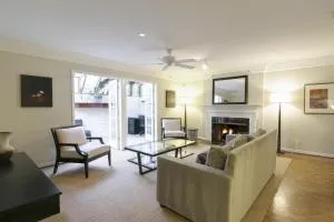 Tarrytown Retreat - River Hills