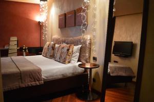 Room #2927740 room in Les Fleurs Boutique Hotel