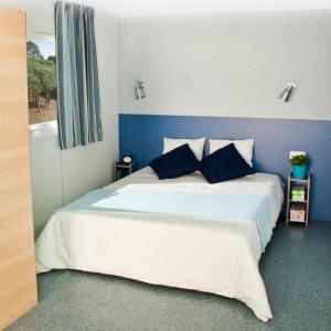 Room #142471903 room in Parque de Campismo Orbitur Angeiras