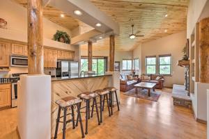 Torreon Townhome with Balcony Hike, Fish and Unwind!