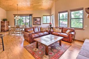 Torreon Townhome with Balcony Hike, Fish and Unwind!